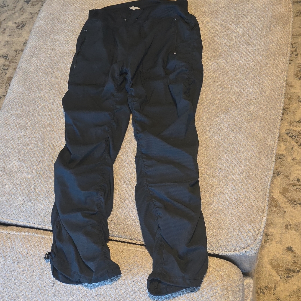 Marika Black Womens Cargo Performance Active Pants. Size Medium